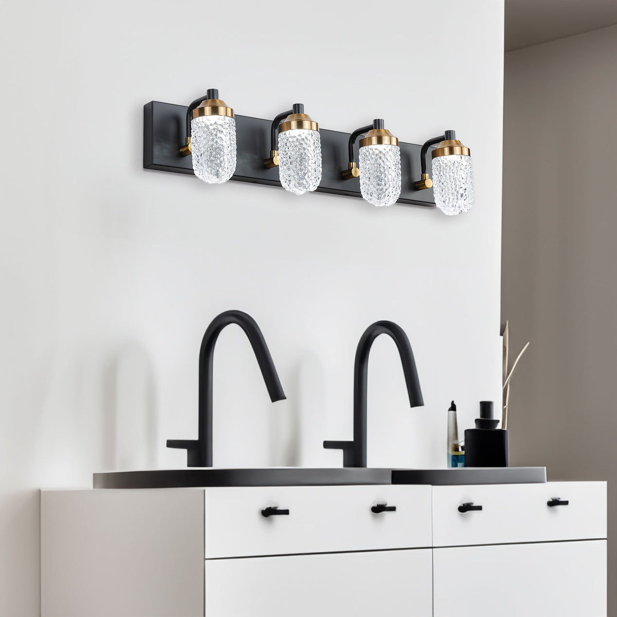Vanity  Lights With 4 LED Bulbs For Bathrooms