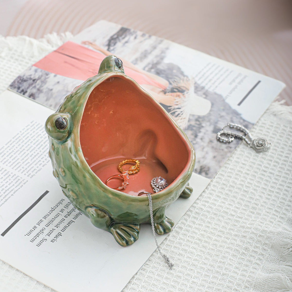 Frog Storage Ornament Jewelry Box Ashtray Ceramic INS Style Creative Decoration for Living Room Home Decor